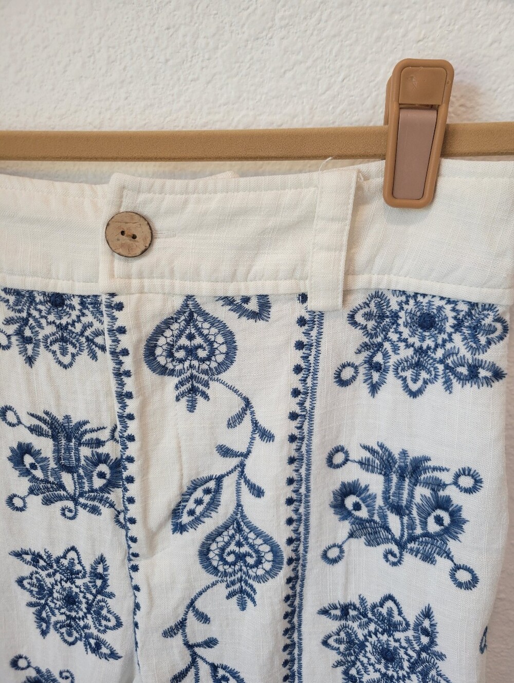Joie Womens 4 White Linen Blend Embroidered Pants Blue Floral Coastal Boho - Picture 4 of 10